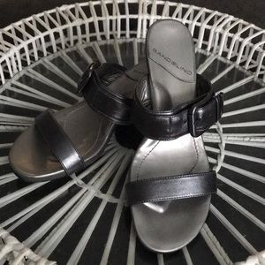 Bandolino silver and black slides